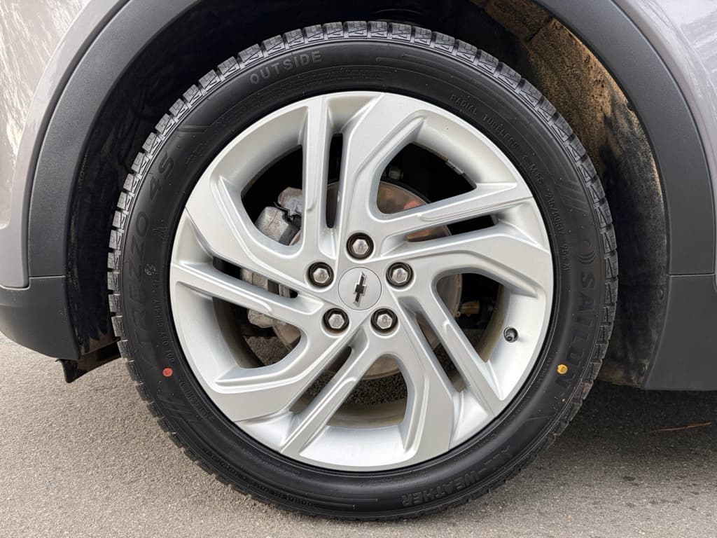 2023 Chevrolet Bolt EV view 34