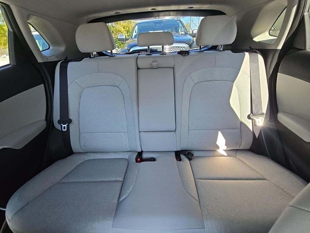 2022 Hyundai Kona EV view 5