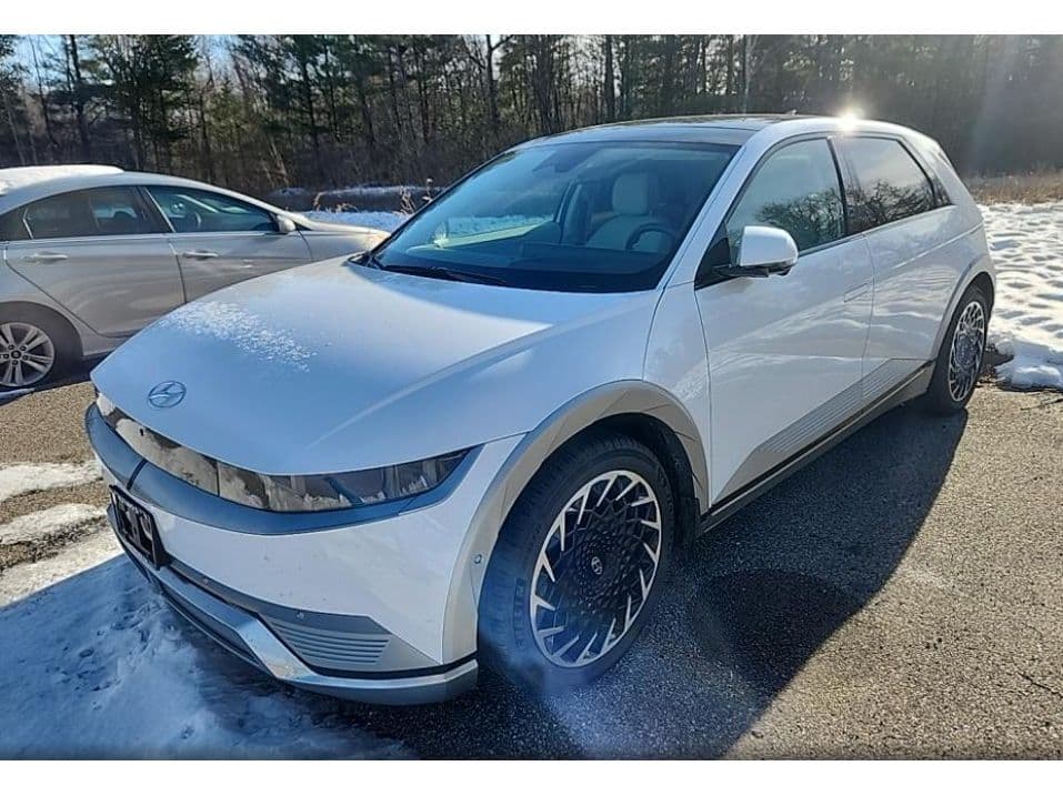 2023 Hyundai IONIQ 5 view 1