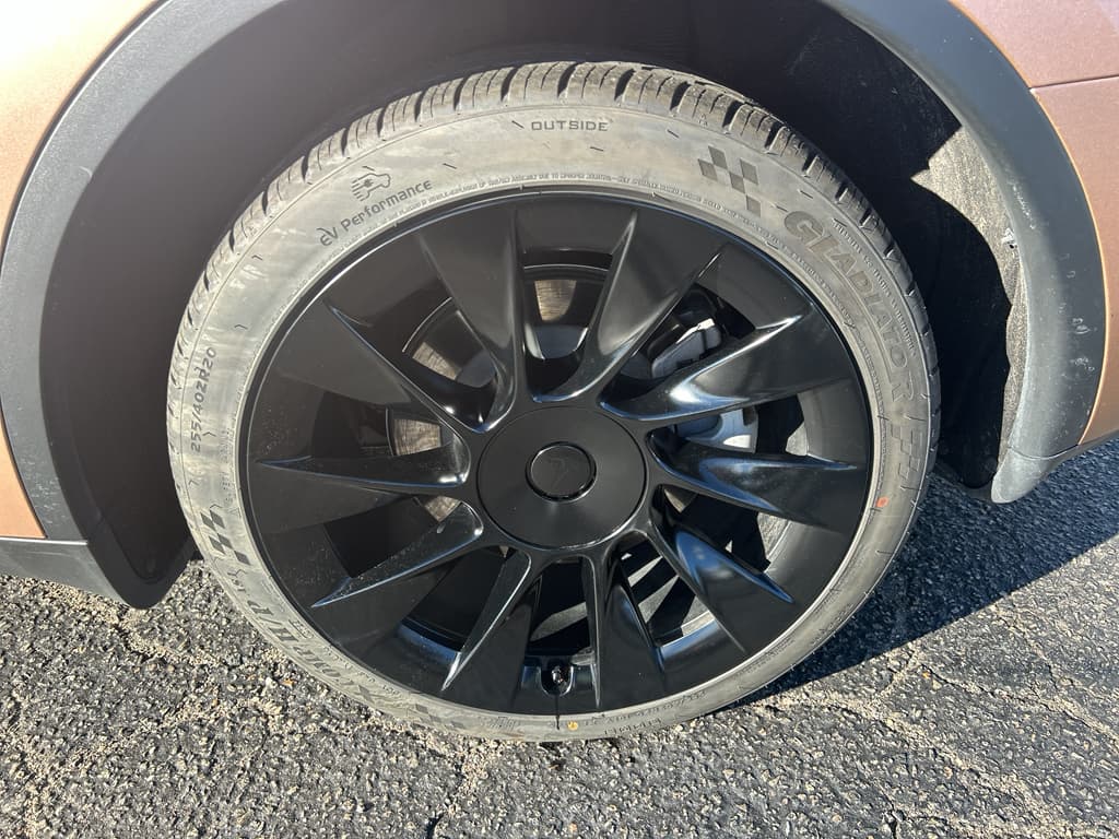 2023 Tesla Model Y view 27