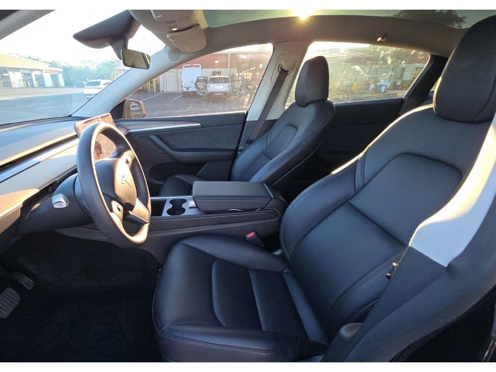 2023 Tesla Model Y view 5