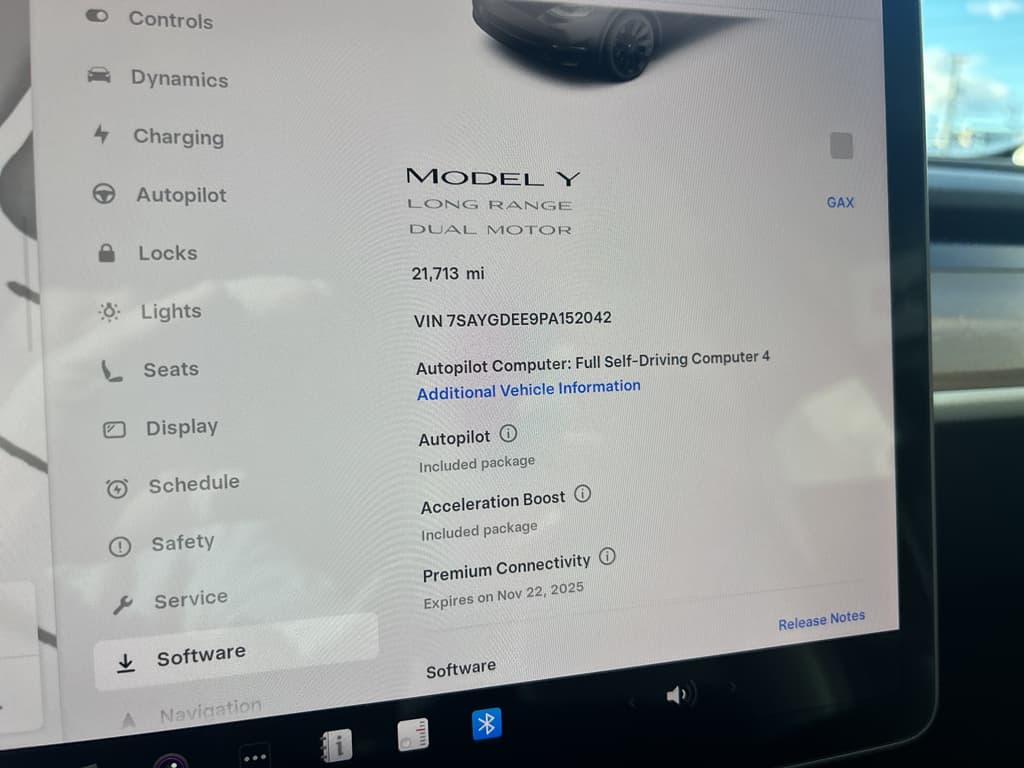 2023 Tesla Model Y view 9