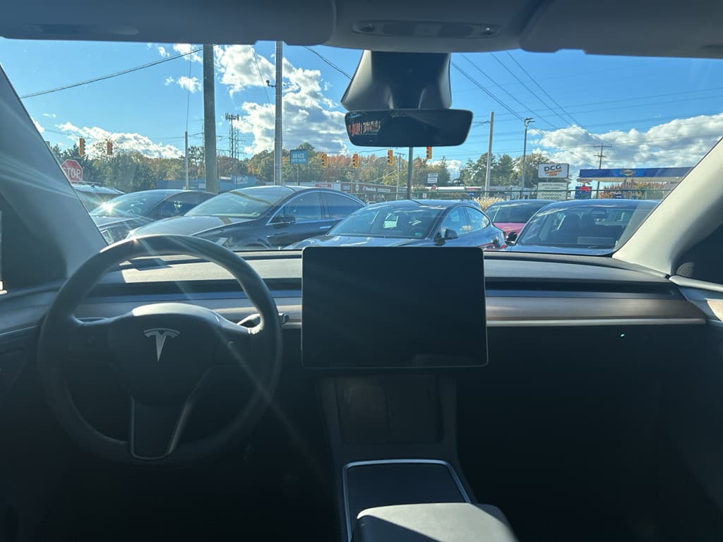 2023 Tesla Model Y view 15