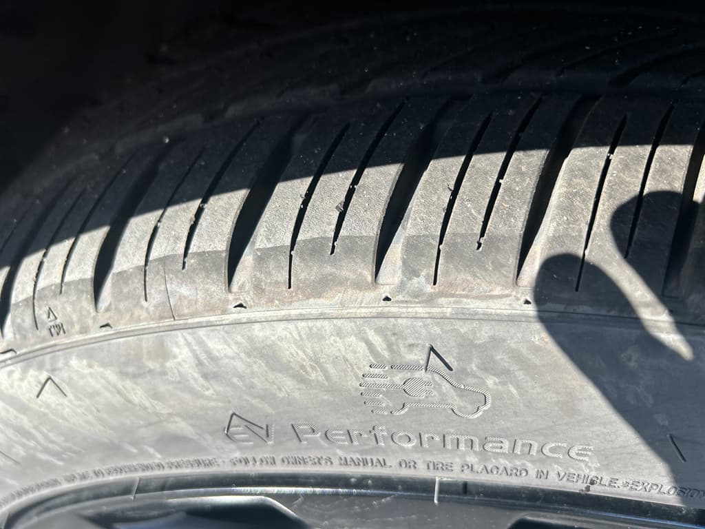 2023 Tesla Model Y view 26