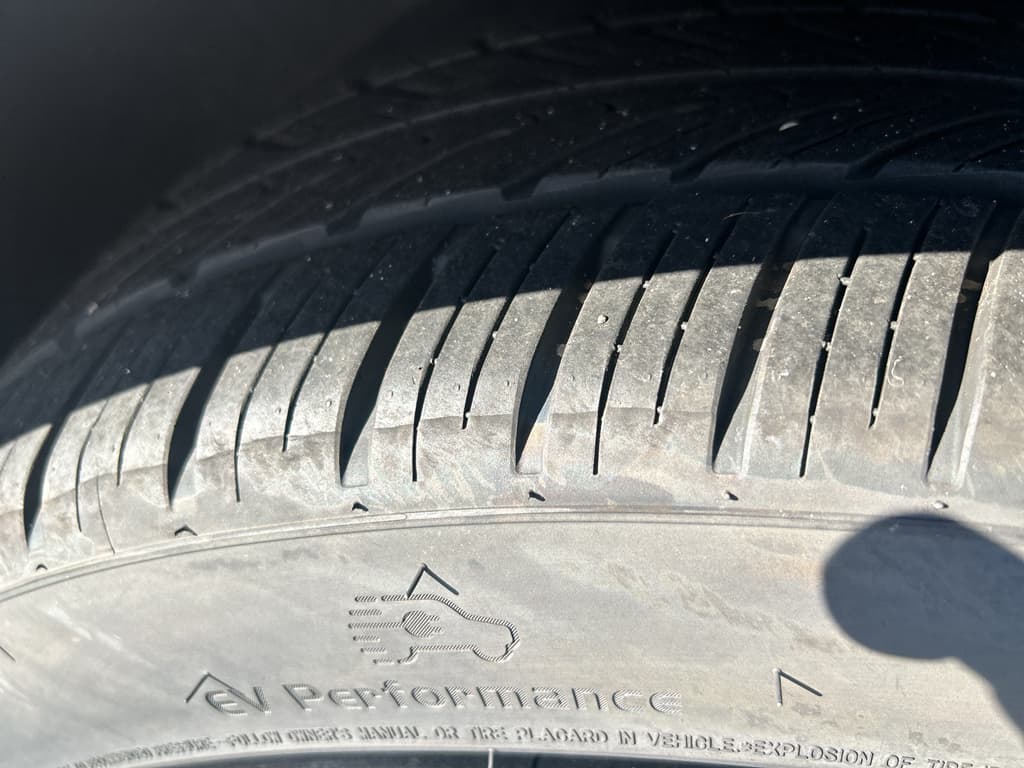 2023 Tesla Model Y view 28