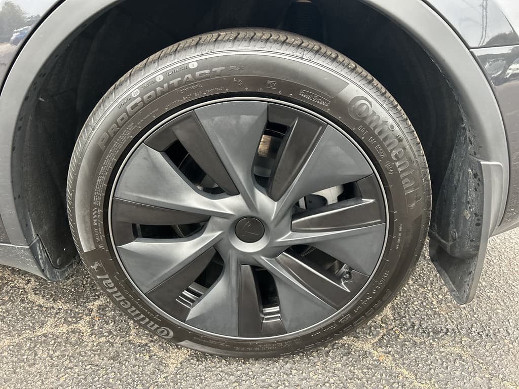 2024 Tesla Model Y view 28