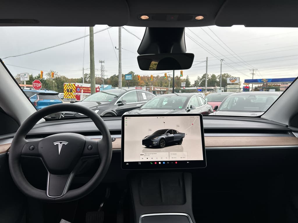 2024 Tesla Model Y view 14