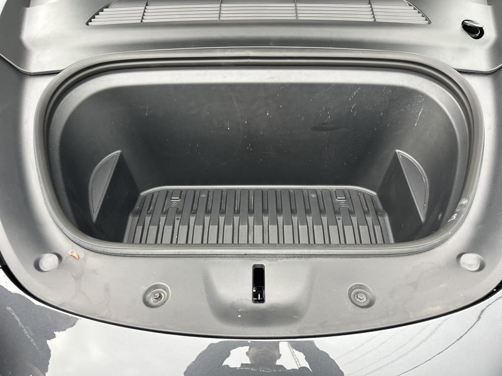 2024 Tesla Model Y view 20