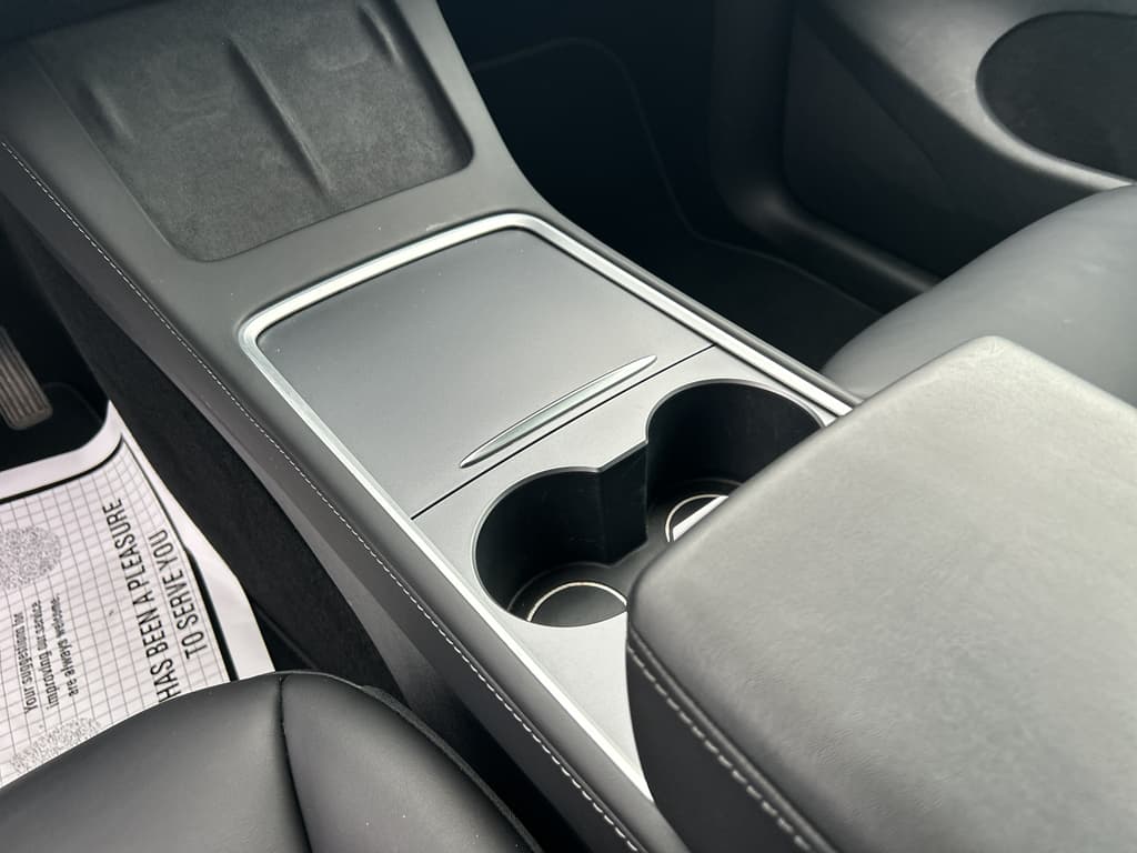 2024 Tesla Model Y view 15