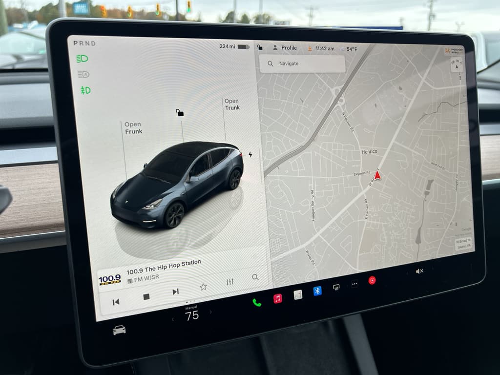 2024 Tesla Model Y view 10