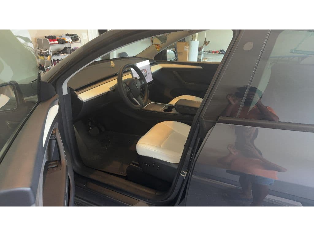 2023 Tesla Model Y view 5