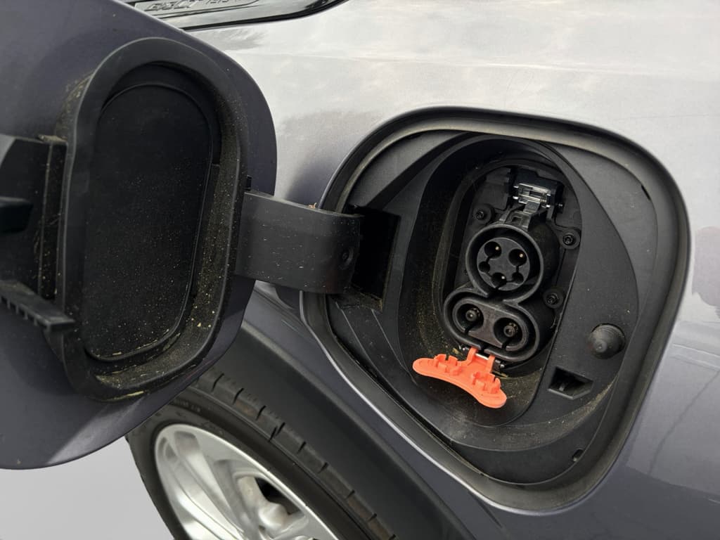 2023 Chevrolet Bolt EUV view 5