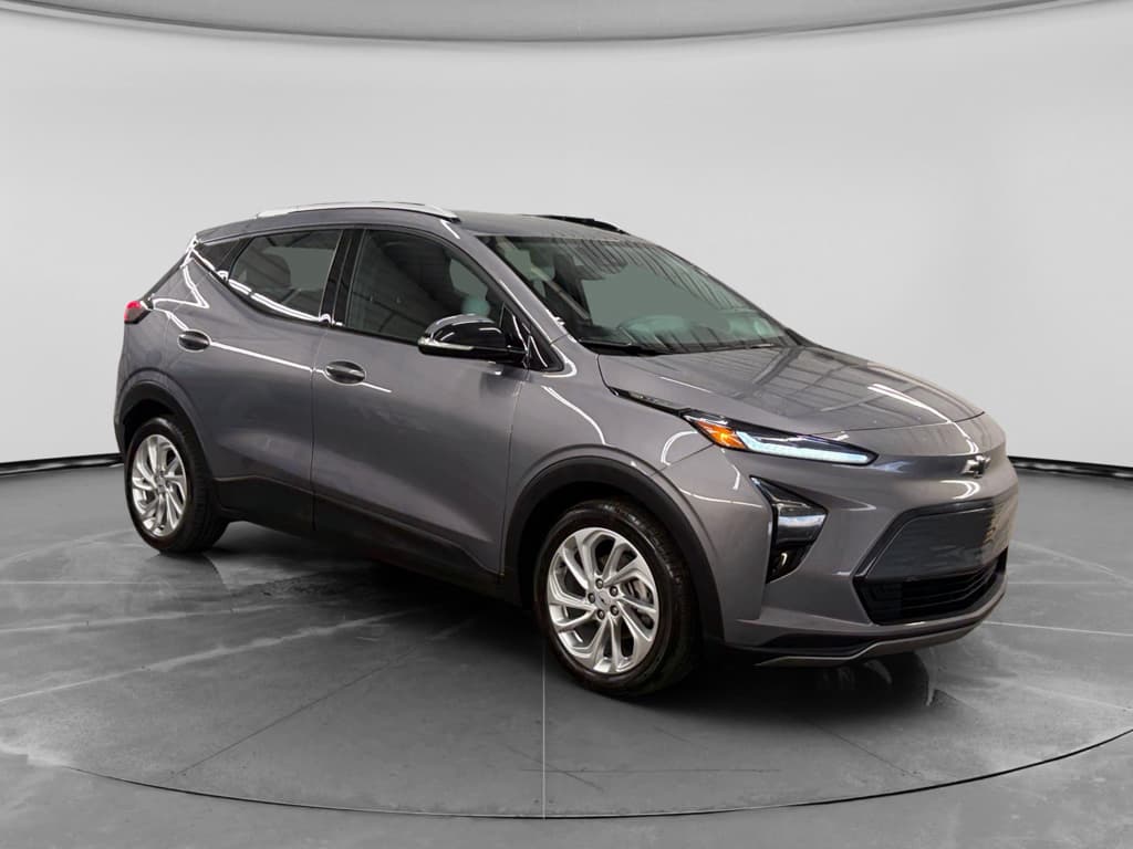 2023 Chevrolet Bolt EUV view 4