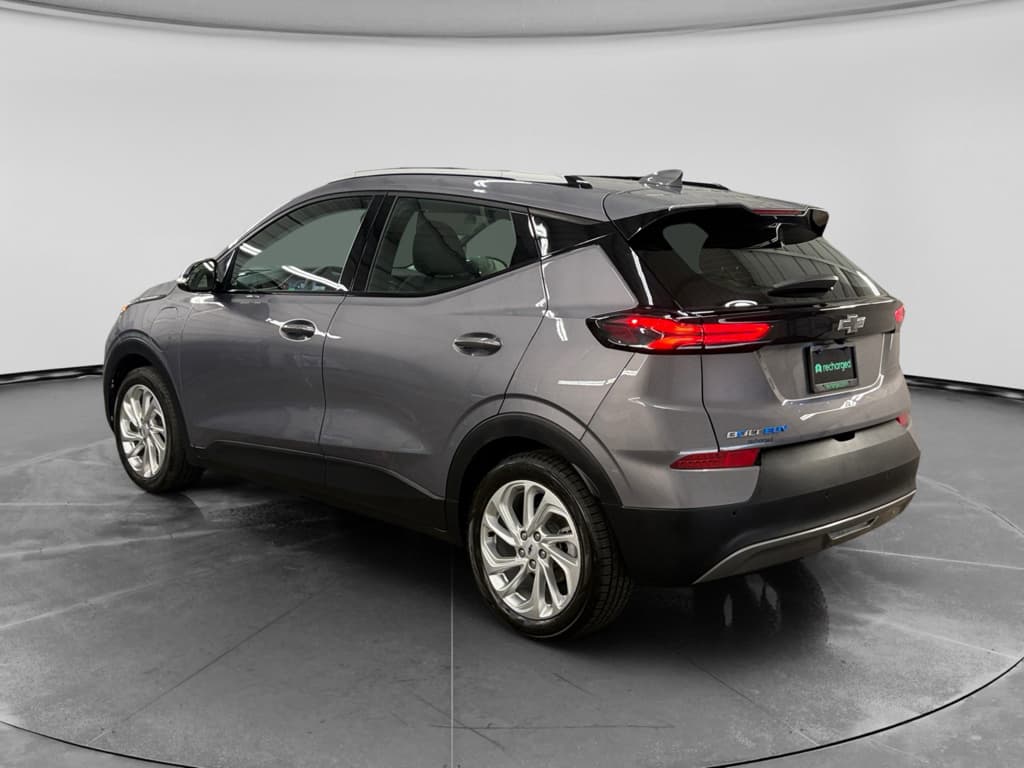 2023 Chevrolet Bolt EUV view 2