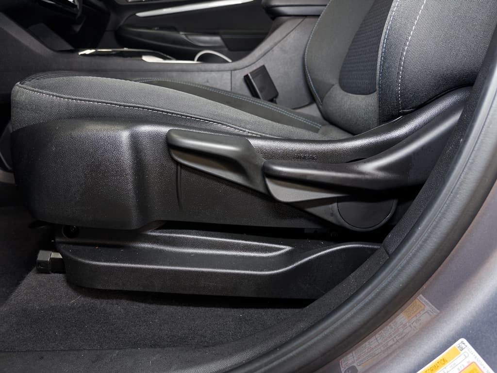 2023 Chevrolet Bolt EUV view 6