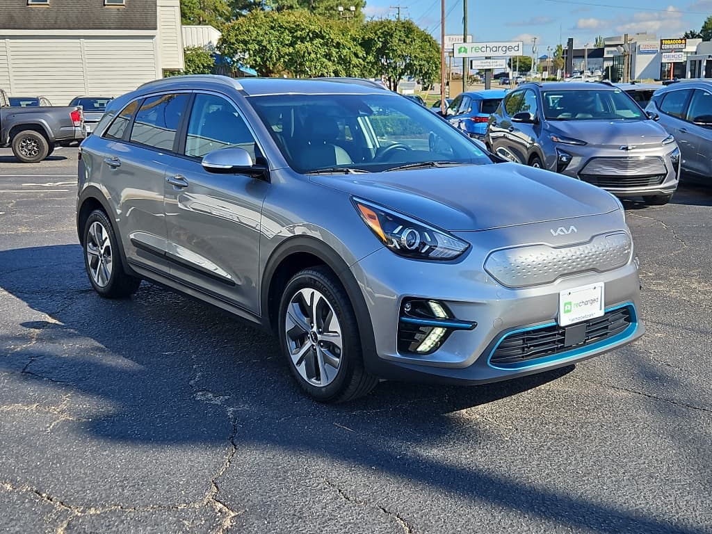 2022 Kia Niro EV view 4