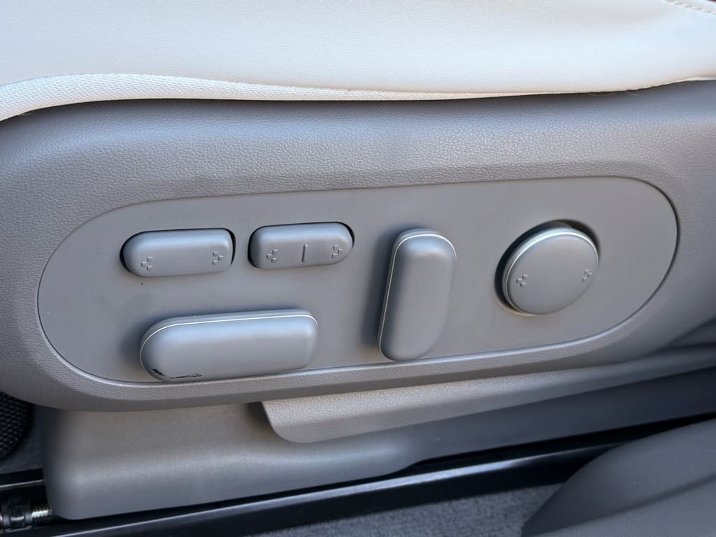 2023 Hyundai IONIQ 5 view 6