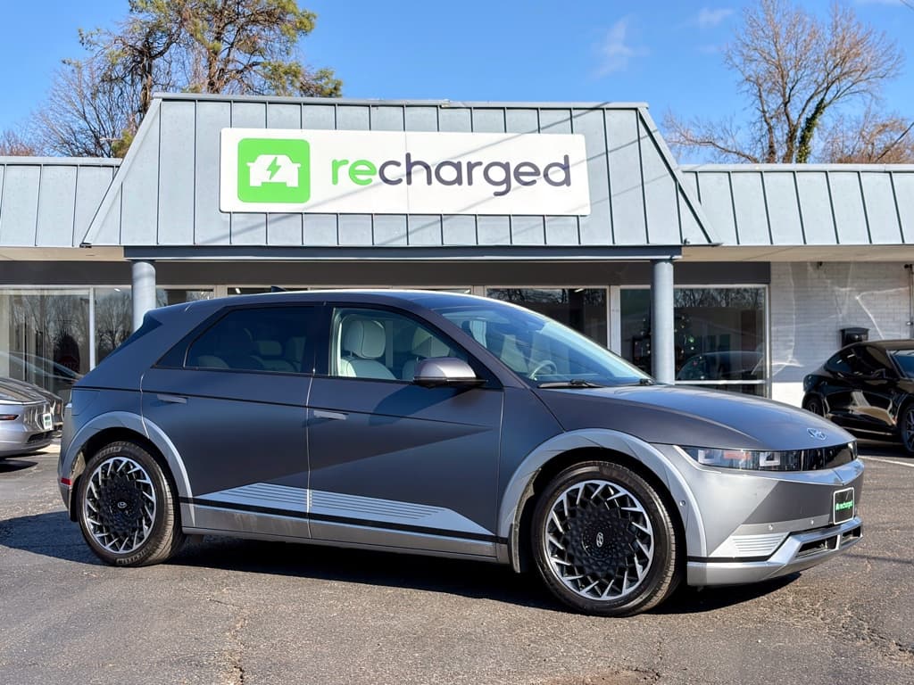 2023 Hyundai IONIQ 5 view 4