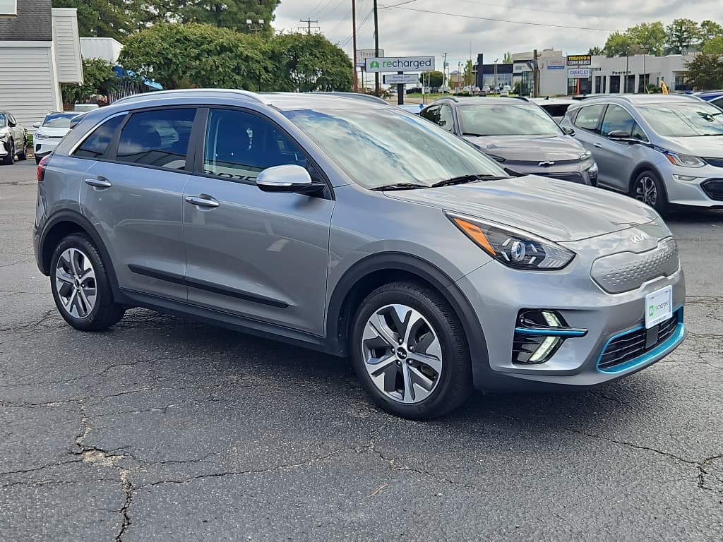 2022 Kia Niro EV view 4