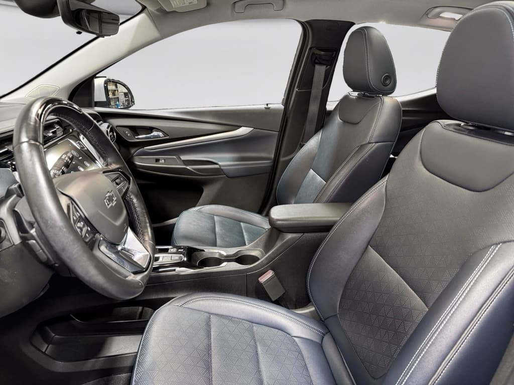 2023 Chevrolet Bolt EUV view 18