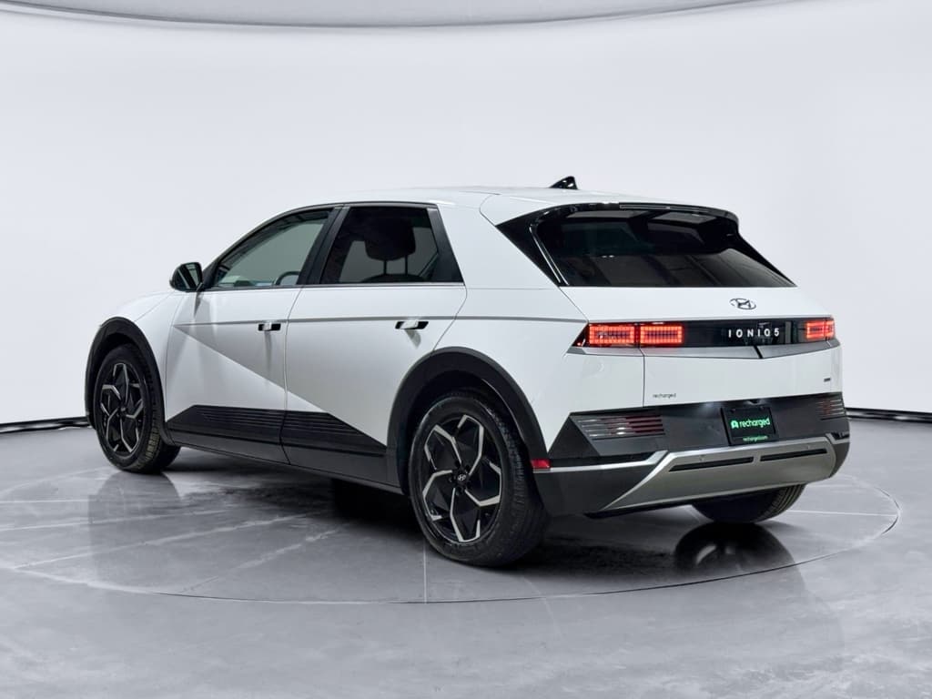 2023 Hyundai IONIQ 5 view 2
