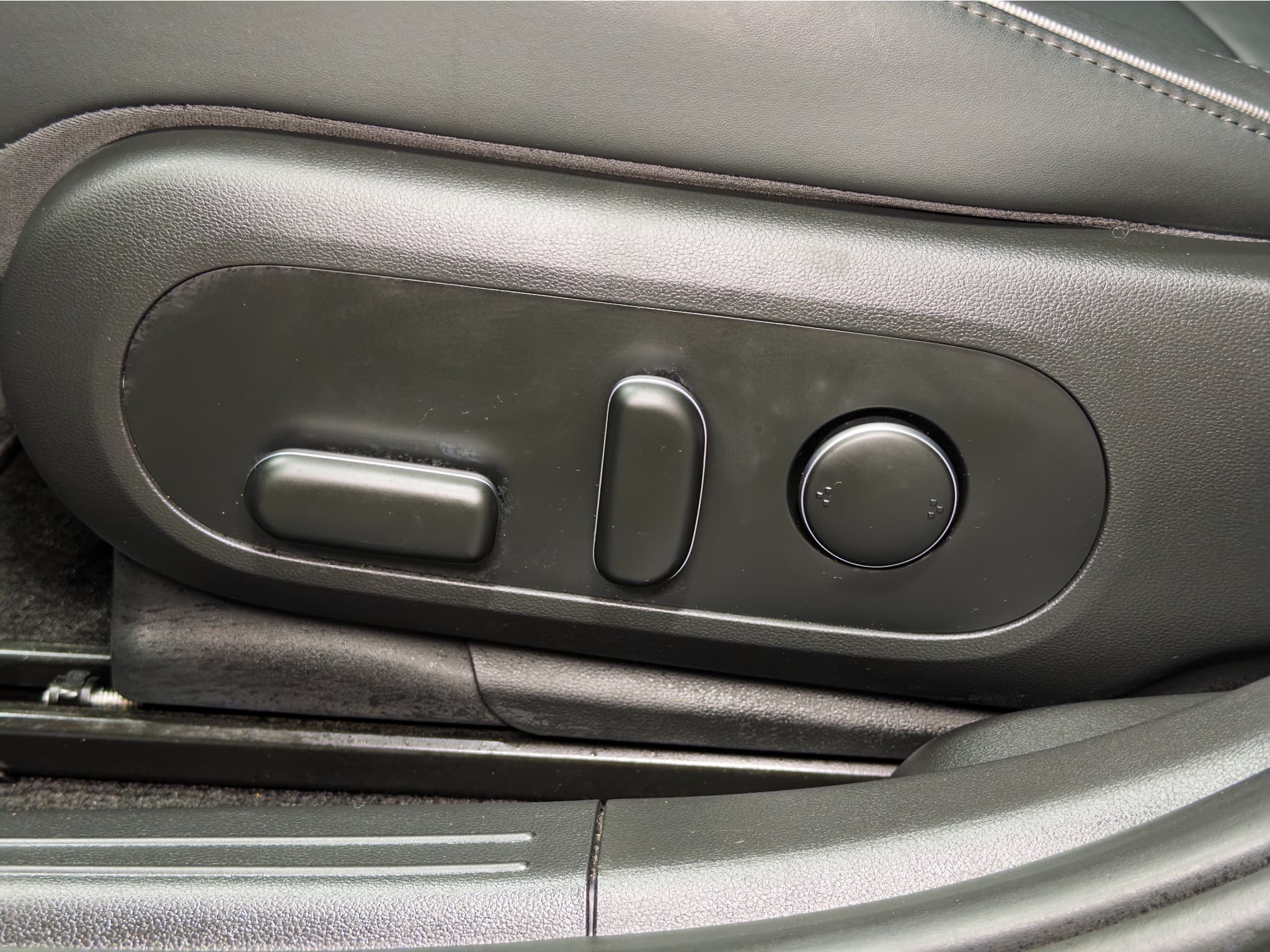2023 Hyundai IONIQ 5 view 6