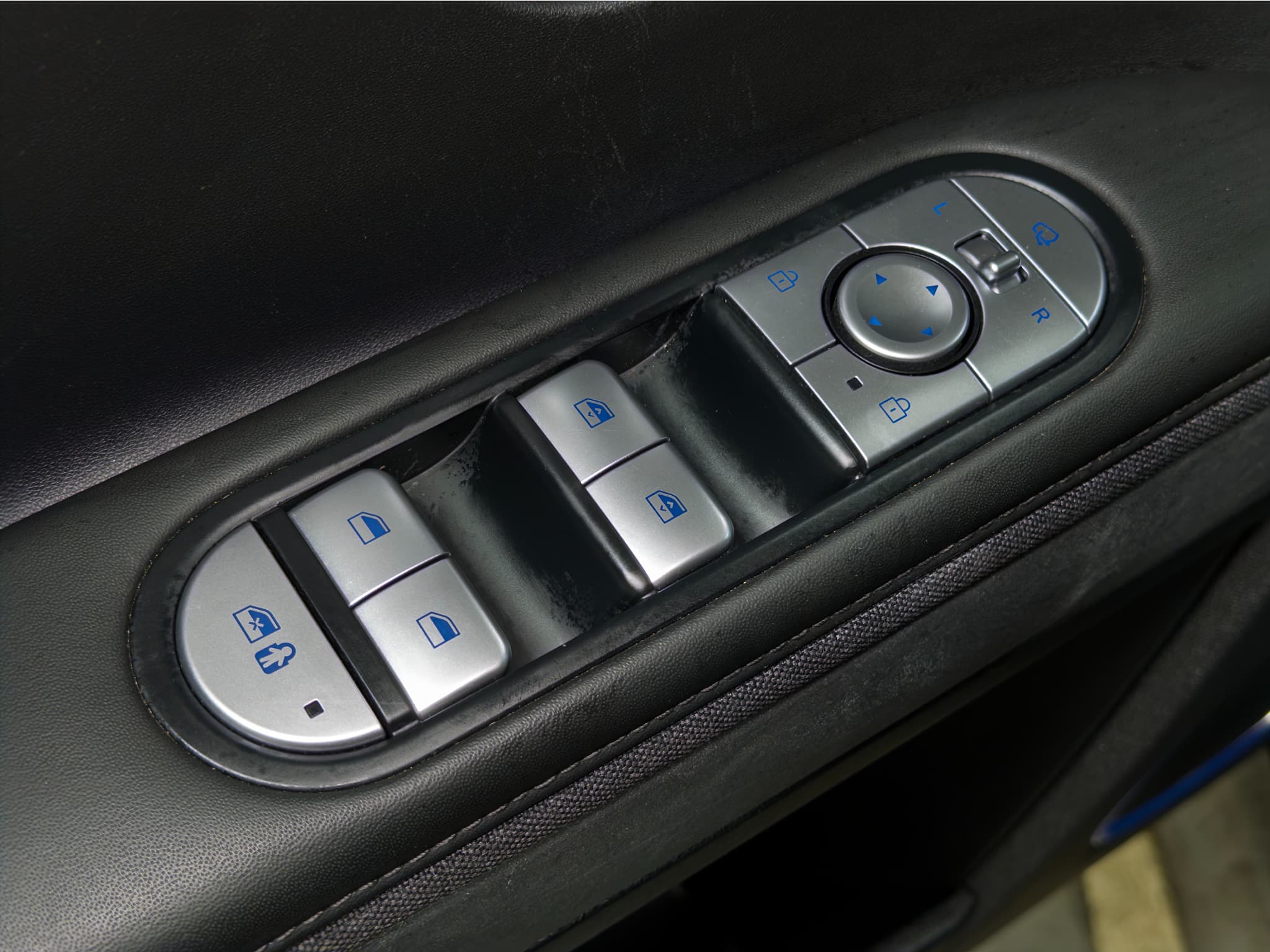 2023 Hyundai IONIQ 5 view 7