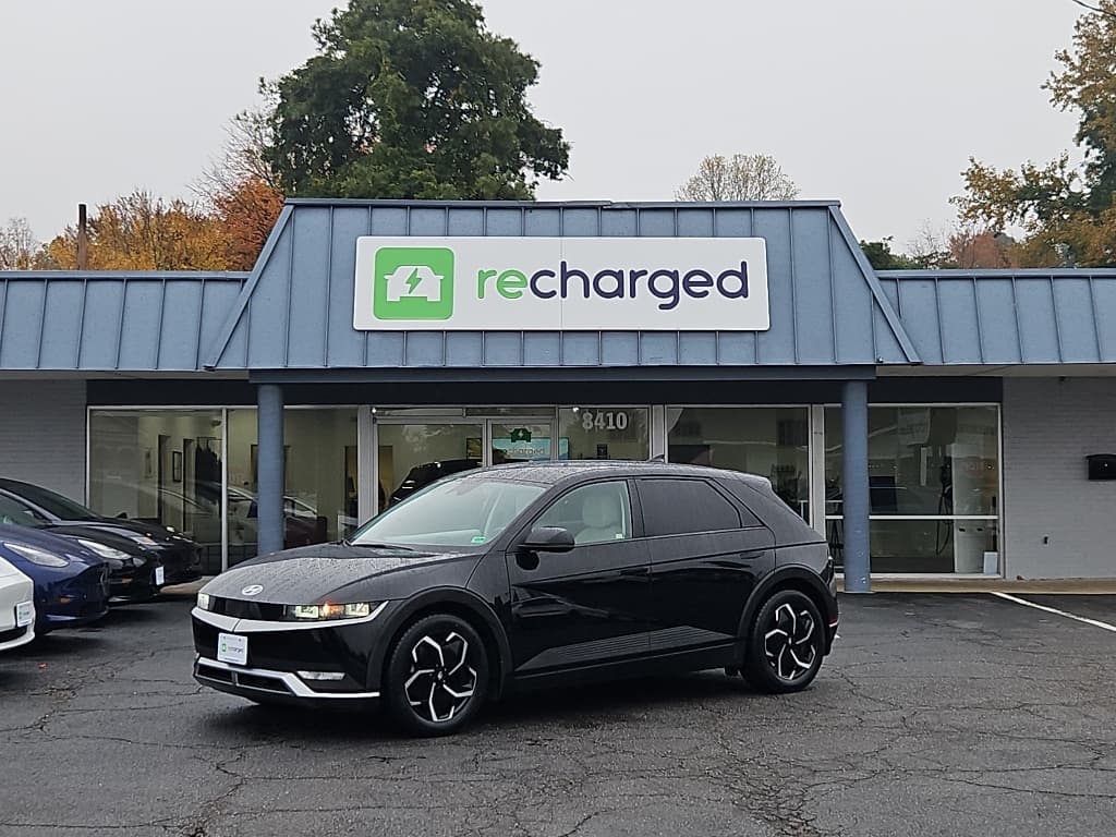 2023 Hyundai IONIQ 5 view 1