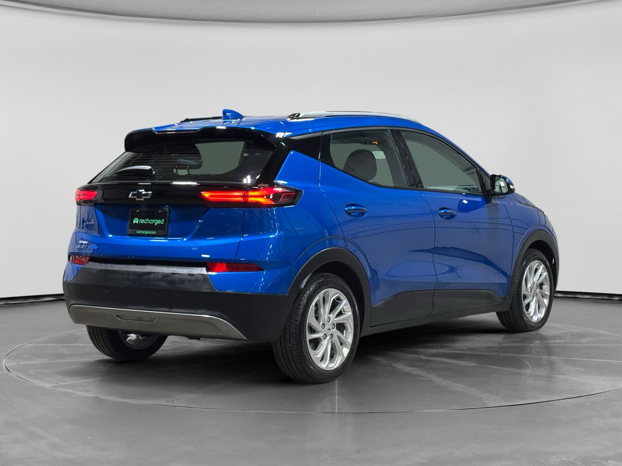 2023 Chevrolet Bolt EUV view 3