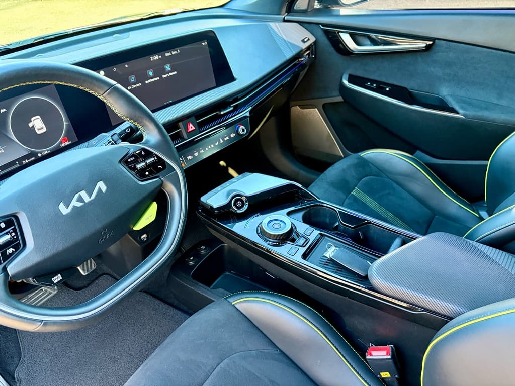 2024 Kia EV6 view 16
