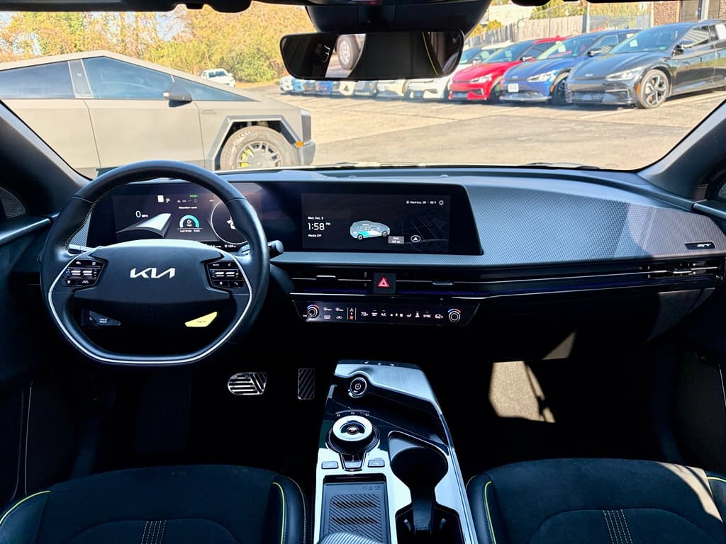 2024 Kia EV6 view 18