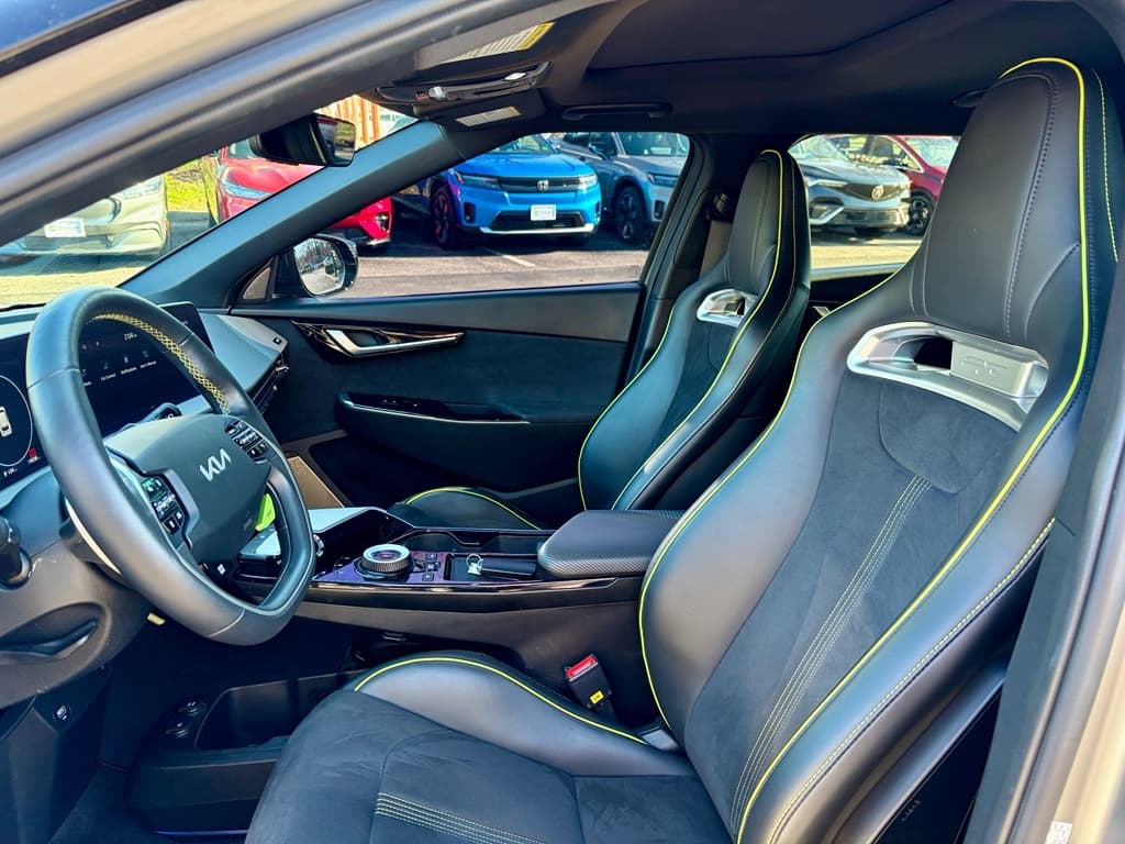 2024 Kia EV6 view 19