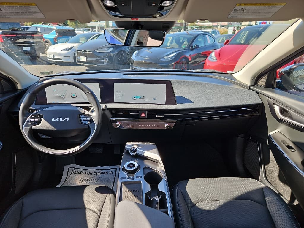 2024 Kia EV6 view 17