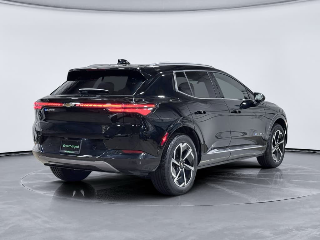 2025 Chevrolet Equinox EV view 3