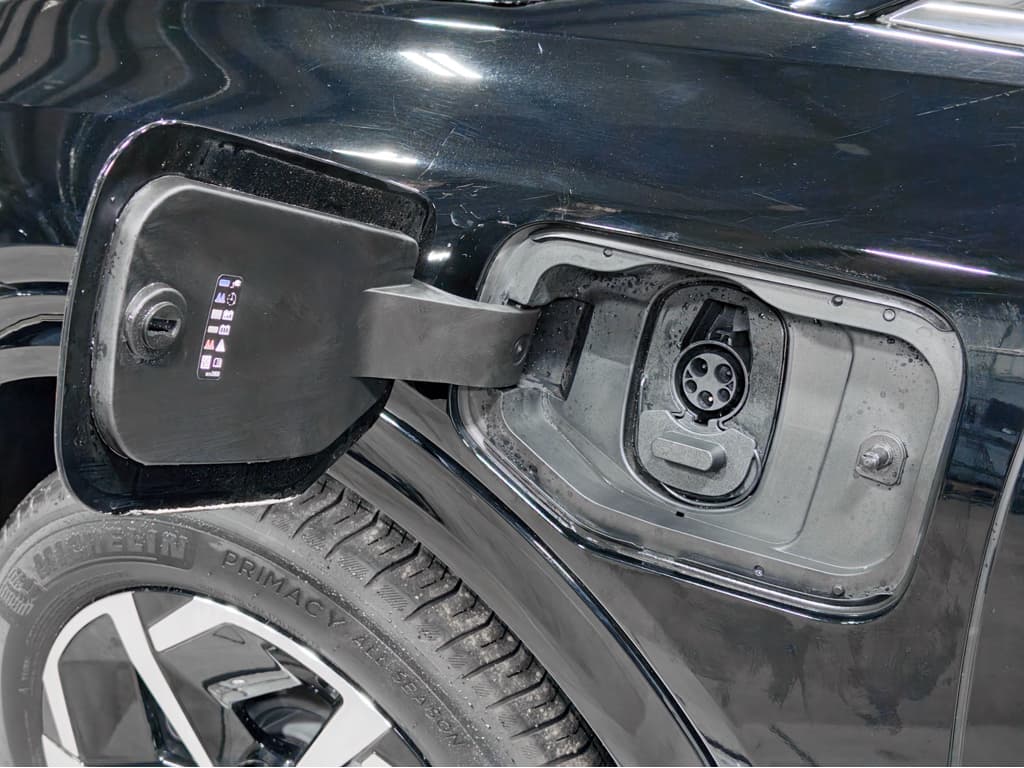 2025 Chevrolet Equinox EV view 5