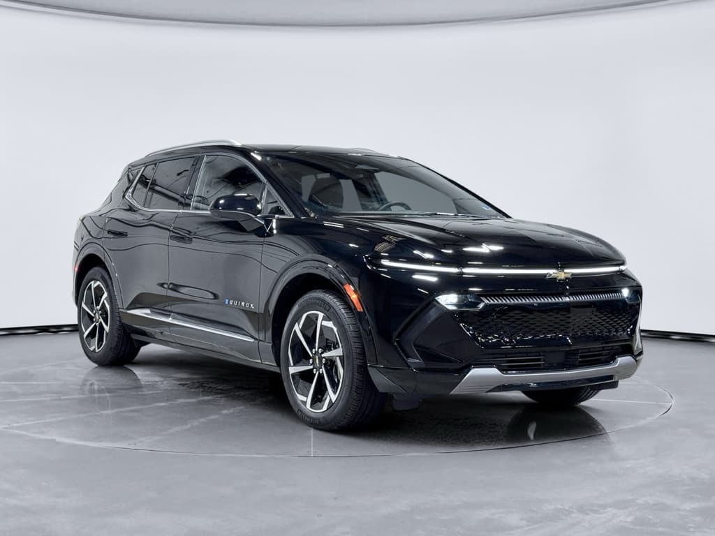 2025 Chevrolet Equinox EV view 4