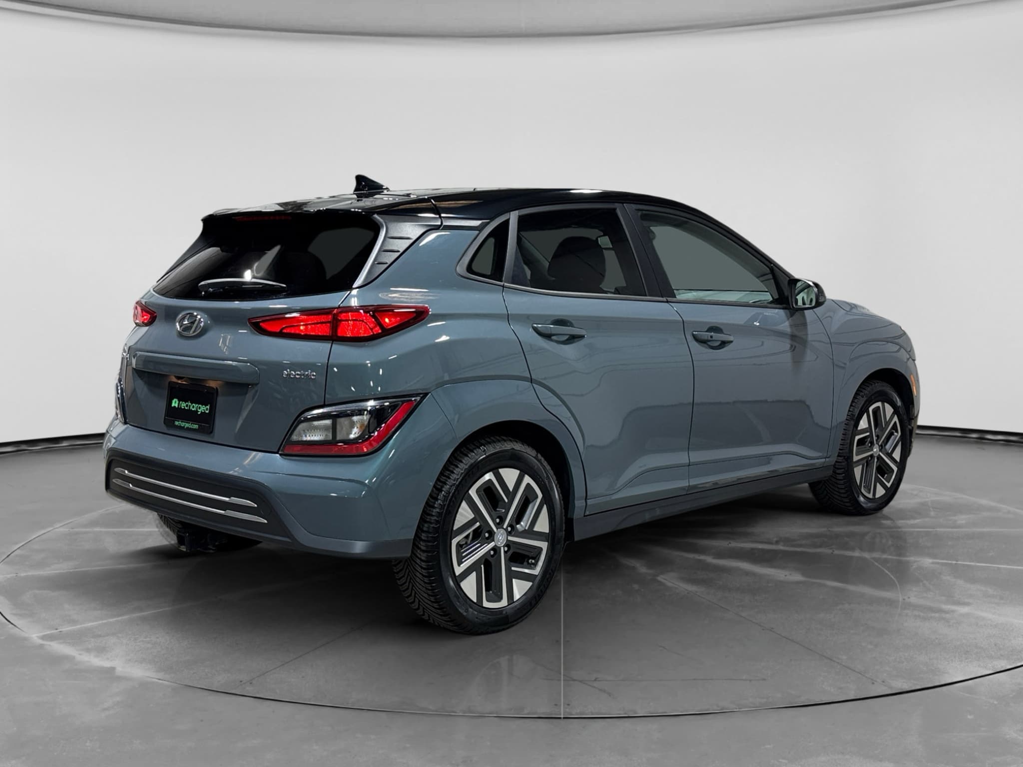 2023 Hyundai Kona EV view 3