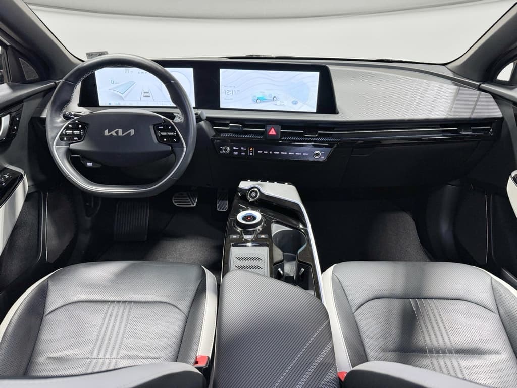2024 Kia EV6 view 17