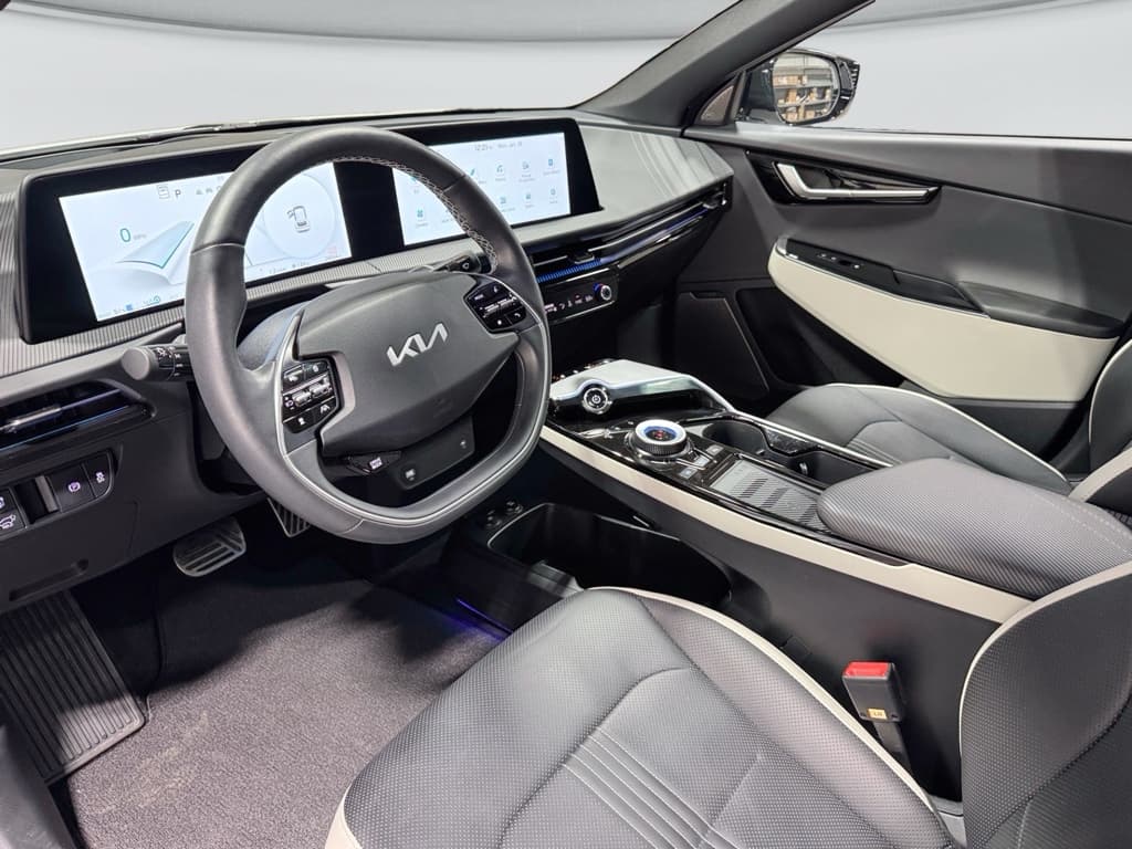 2024 Kia EV6 view 19