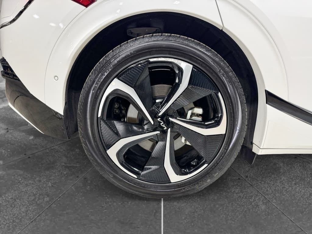 2024 Kia EV6 view 37