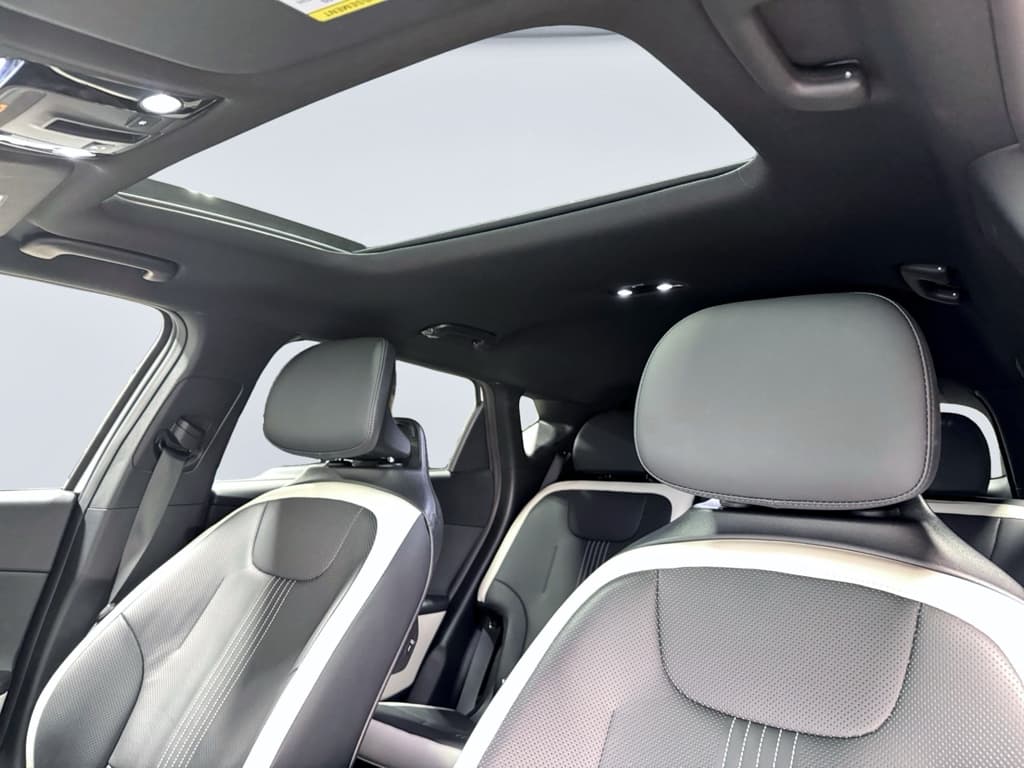 2024 Kia EV6 view 25