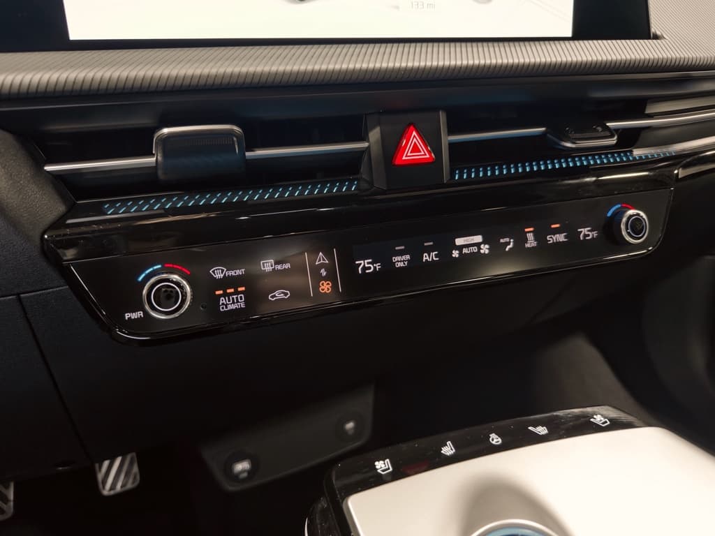 2024 Kia EV6 view 16