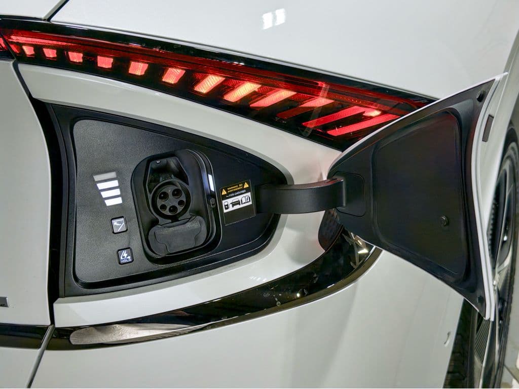 2024 Kia EV6 view 5