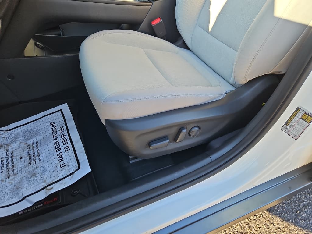 2023 Hyundai Kona EV view 7