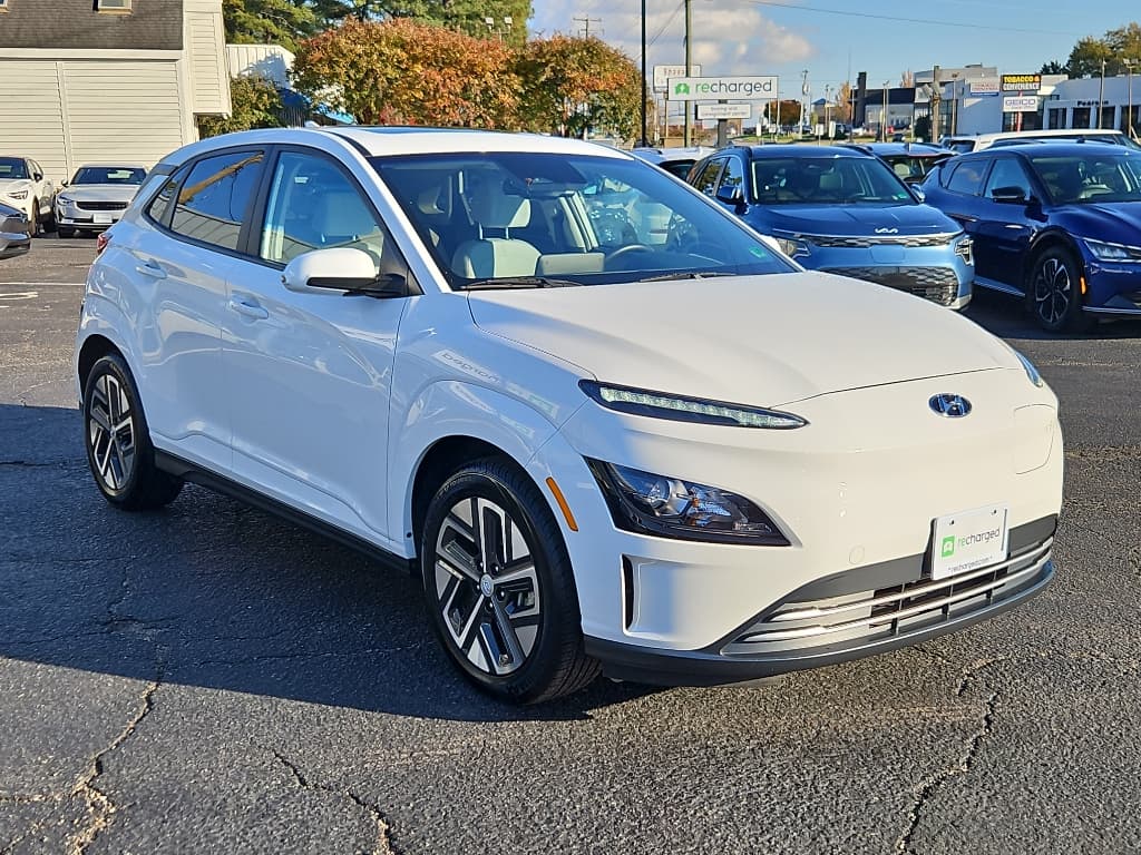 2023 Hyundai Kona EV view 4