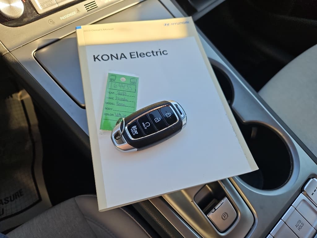 2023 Hyundai Kona EV view 21