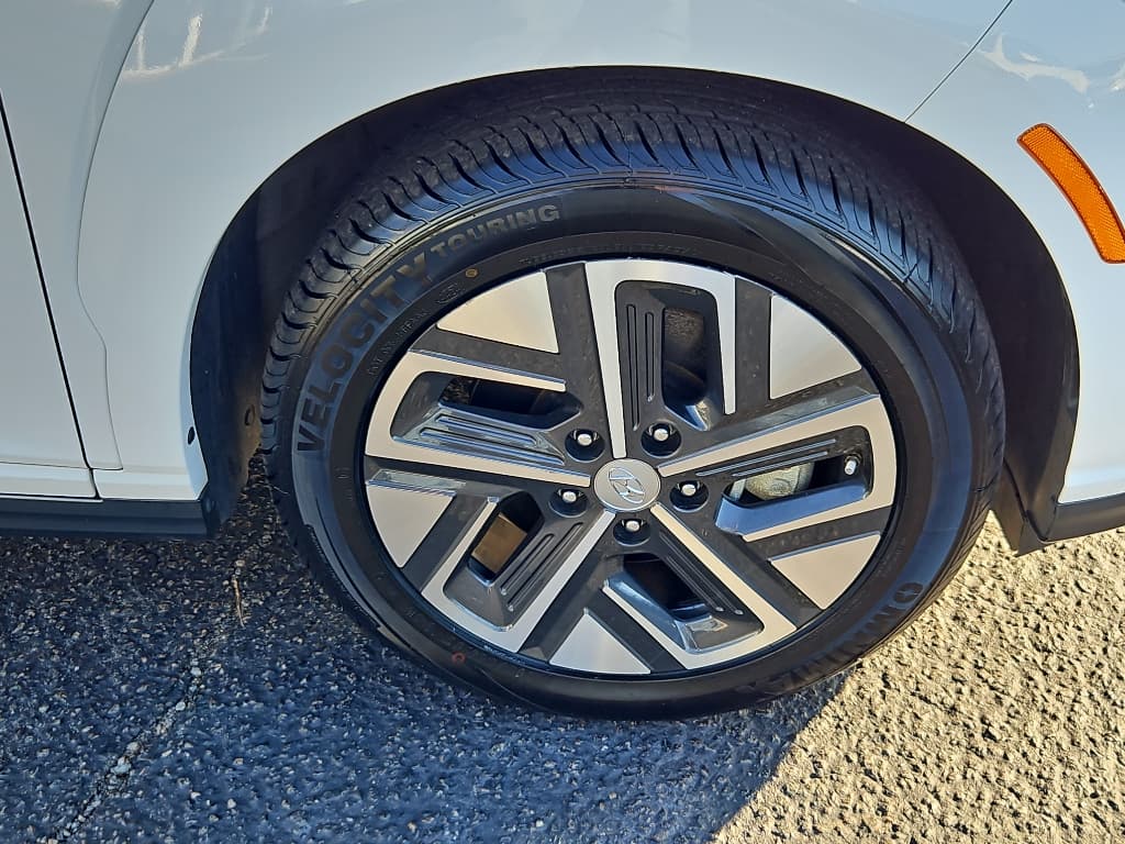 2023 Hyundai Kona EV view 33