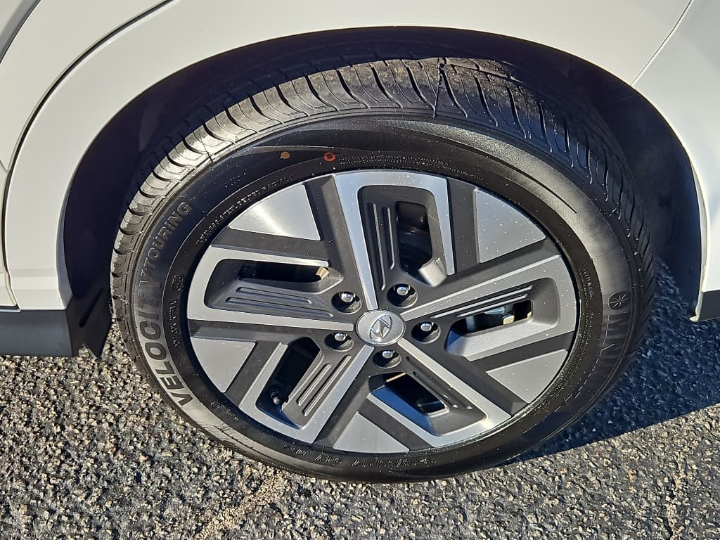 2023 Hyundai Kona EV view 29