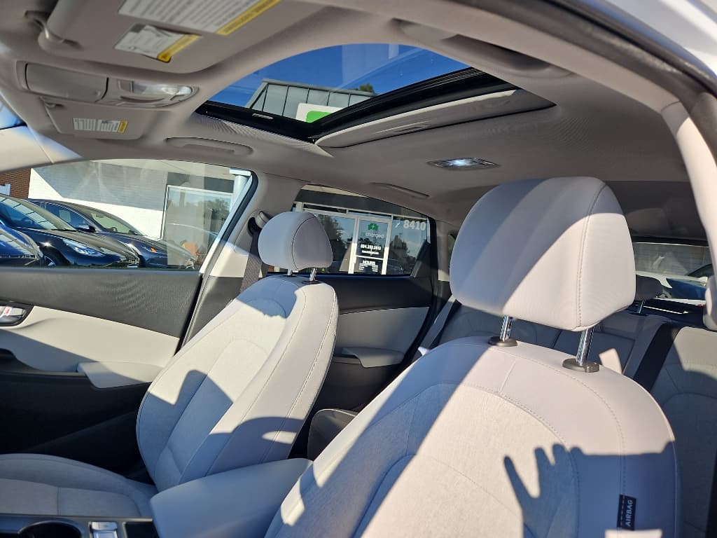 2023 Hyundai Kona EV view 23