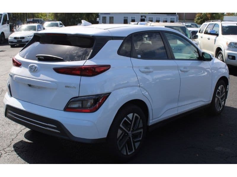 2023 Hyundai Kona EV view 4